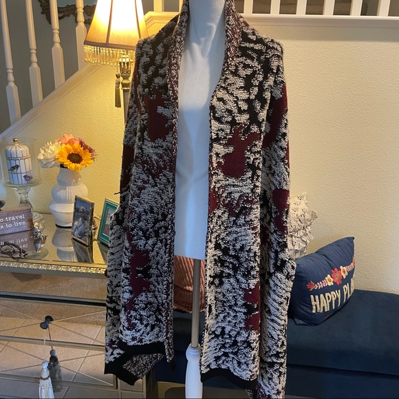 NWT vertigo poncho wrap - Picture 2 of 7